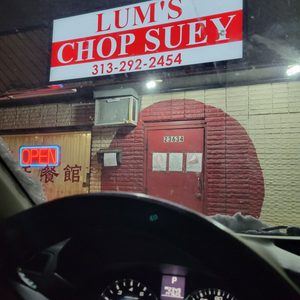 Lum's Chop Suey